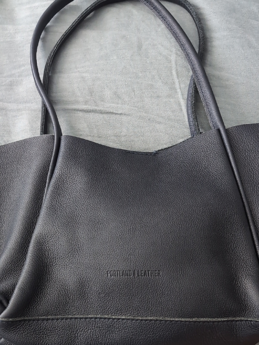 Portland Leather 'Almost Perfect' Verona Tote- M - Picture 2 of 12